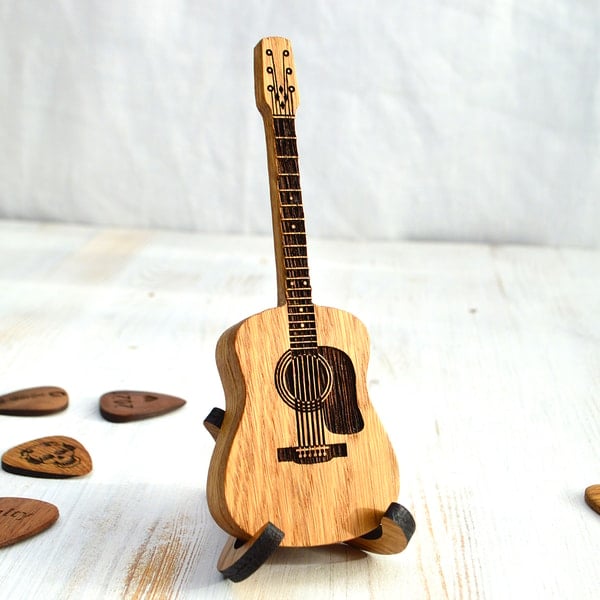 Wooden Acoustic Guitar Pick Case